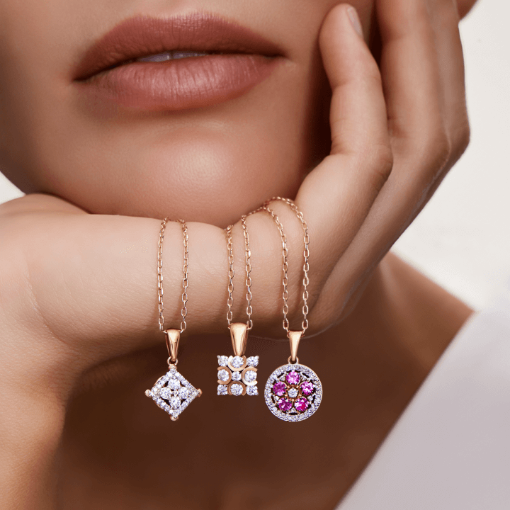 С драгоценными камнями